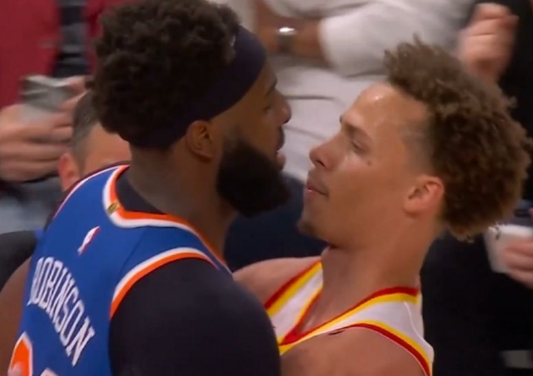 NBA官方罚单:罗宾逊丹尼尔斯冲突各罚5万和2.5万 均无需禁赛 NBA官方罚单:罗宾逊丹尼尔斯冲突各罚5万和2.5万 均无需禁赛